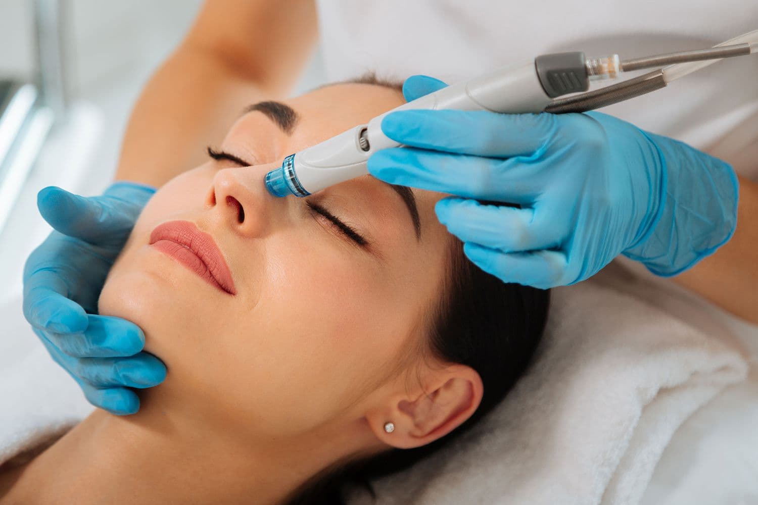 Hydrafacial Treatments at Sinta Medical Center in Dubai
